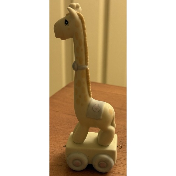 Vintage‎ 1985 The Enesco PRECIOUS MOMENTS Birthday Train Series - #6 Giraffe - Picture 1 of 5